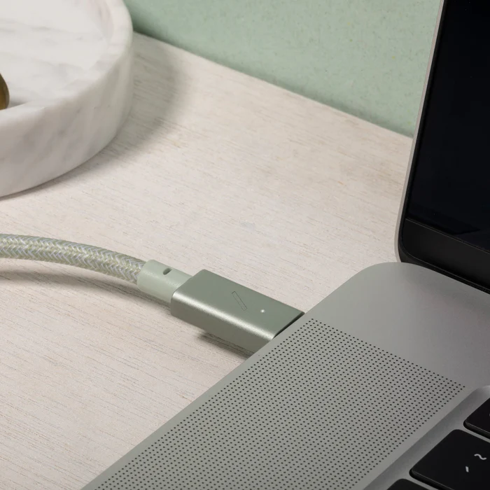 Belt Cable Pro (USB-C to USB-C)